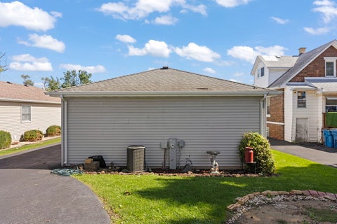 Tiny photo for 1917 N Hickory Street, Crest Hill, IL 60403 (MLS # 12756961)