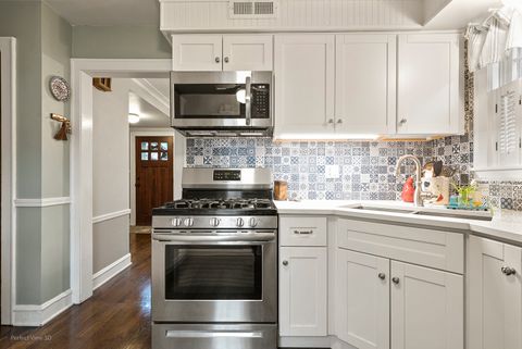 Tiny photo for 105 N Lincoln Avenue, Park Ridge, IL 60068 (MLS # 12604494)