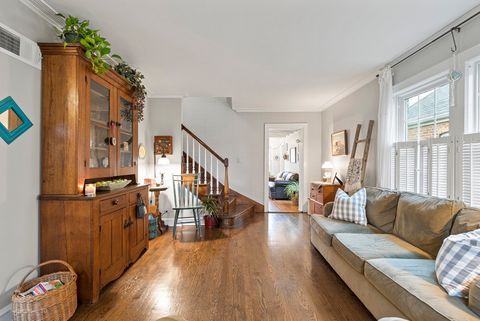 Tiny photo for 105 N Lincoln Avenue, Park Ridge, IL 60068 (MLS # 12604494)