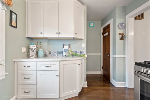 Tiny photo for 105 N Lincoln Avenue, Park Ridge, IL 60068 (MLS # 12604494)