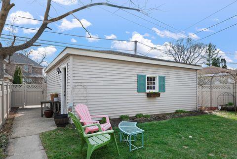 Tiny photo for 105 N Lincoln Avenue, Park Ridge, IL 60068 (MLS # 12604494)