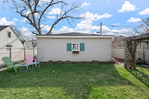 Tiny photo for 105 N Lincoln Avenue, Park Ridge, IL 60068 (MLS # 12604494)
