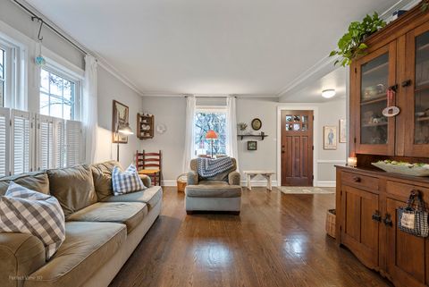 Tiny photo for 105 N Lincoln Avenue, Park Ridge, IL 60068 (MLS # 12604494)