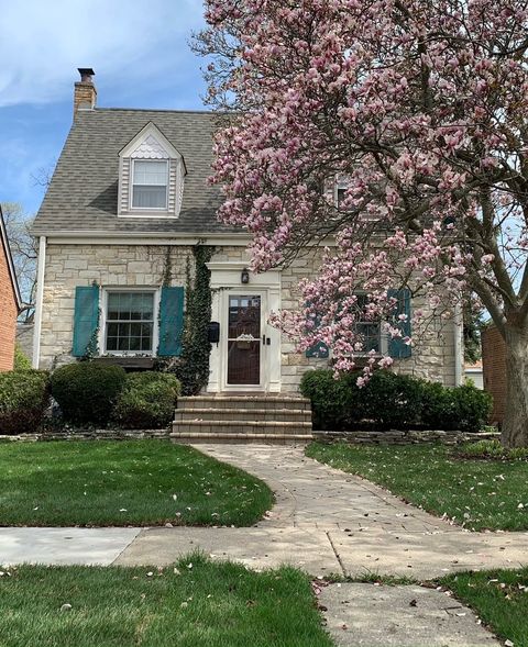 Tiny photo for 105 N Lincoln Avenue, Park Ridge, IL 60068 (MLS # 12604494)