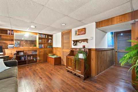 Tiny photo for 105 N Lincoln Avenue, Park Ridge, IL 60068 (MLS # 12604494)