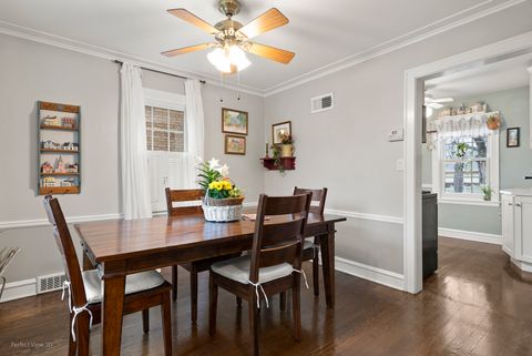 Tiny photo for 105 N Lincoln Avenue, Park Ridge, IL 60068 (MLS # 12604494)