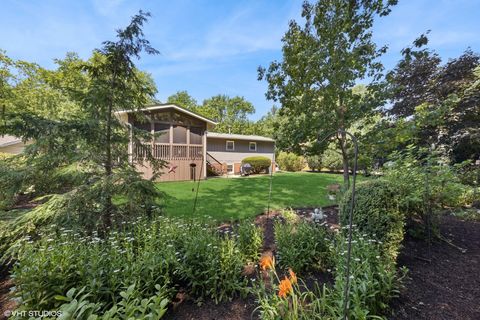 Tiny photo for 6901 Meadowcrest Drive, Downers Grove, IL 60516 (MLS # 12418247)