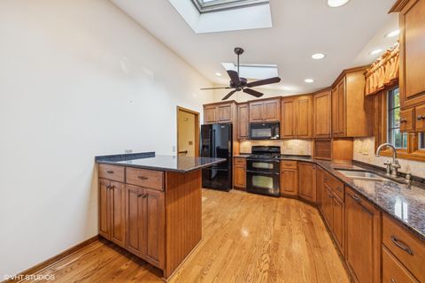 Tiny photo for 6901 Meadowcrest Drive, Downers Grove, IL 60516 (MLS # 12418247)