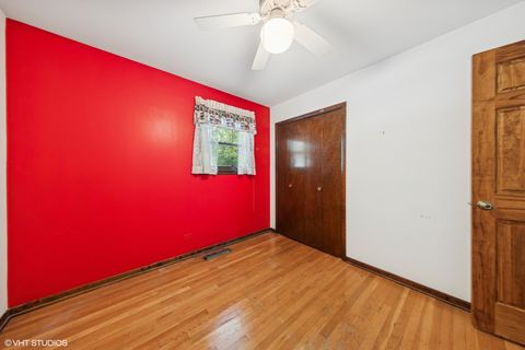 Tiny photo for 6901 Meadowcrest Drive, Downers Grove, IL 60516 (MLS # 12418247)