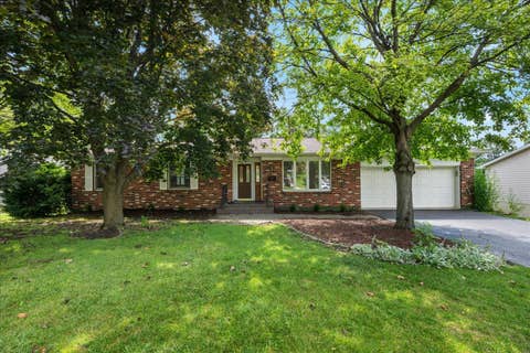 Photo of 7655 Woodview Drive, Woodridge, IL 60517 (MLS # 12723024)