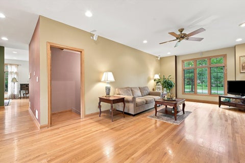 Tiny photo for 521 S Lincoln Avenue, Park Ridge, IL 60068 (MLS # 12747133)