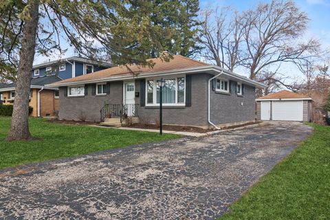 Photo of 312 Meadow Lane, Lake Zurich, IL 60047 (MLS # 12592727)