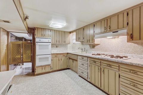 Tiny photo for Westchester, IL 60154 (MLS # 12675246)