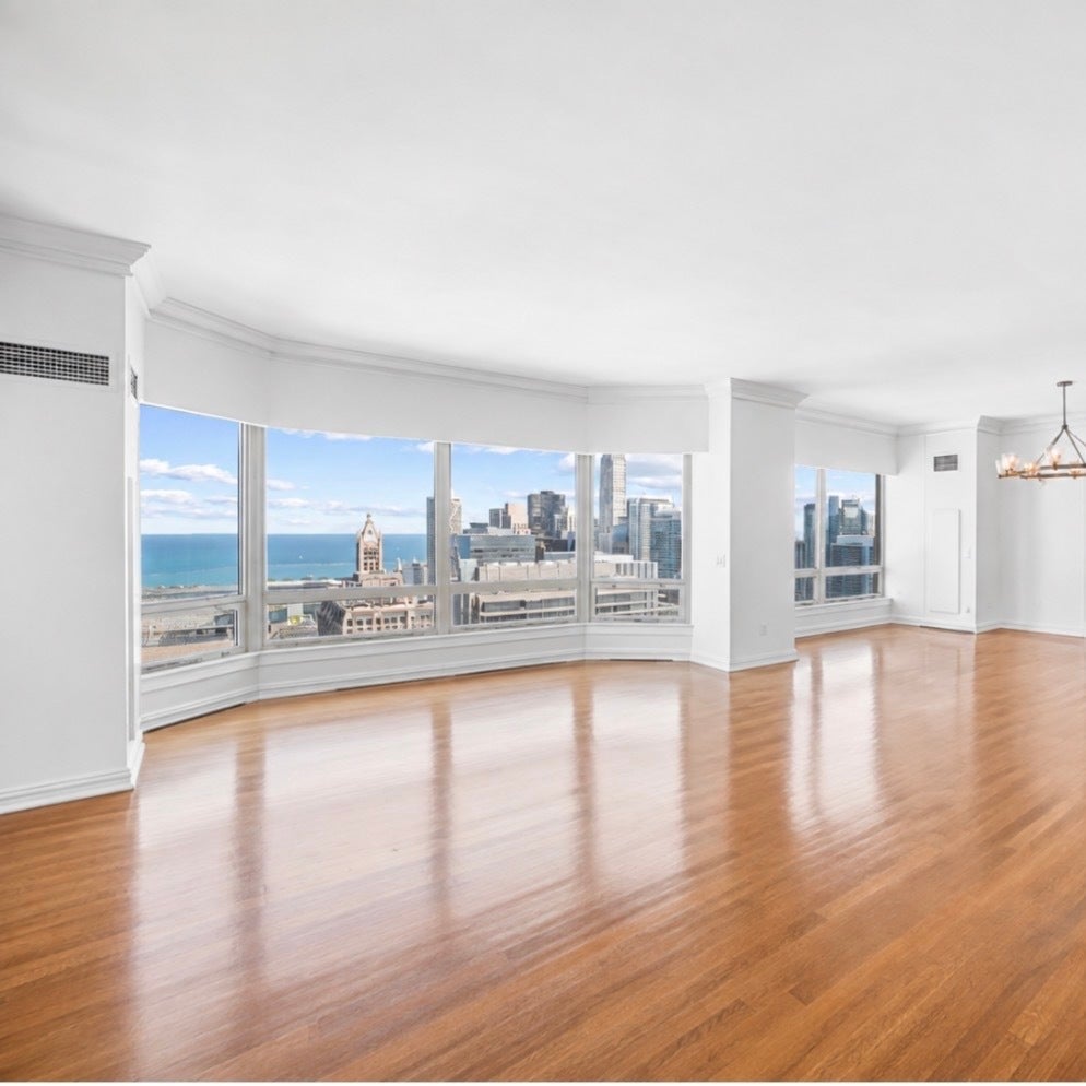 100 E Huron Street 3504