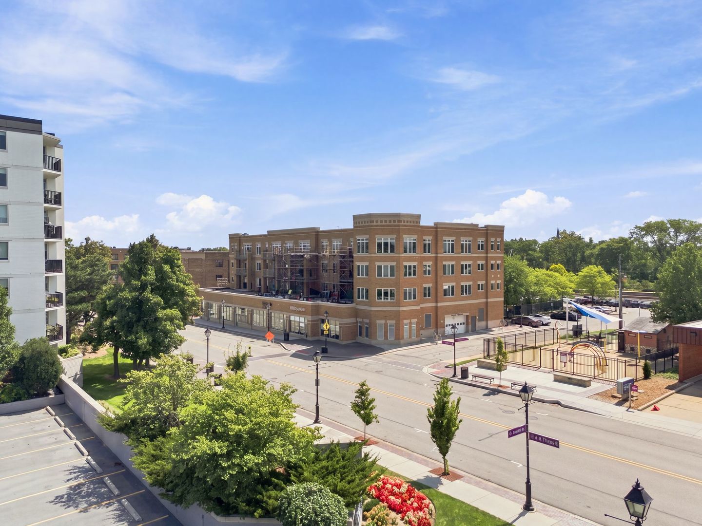 1 S Lincoln Avenue 203