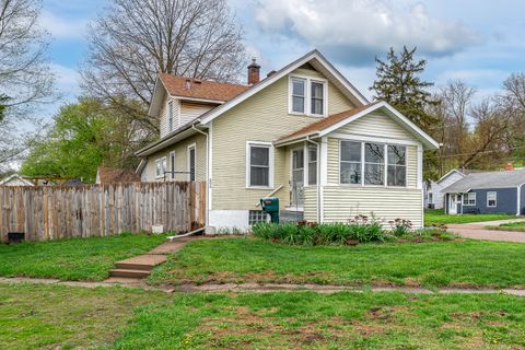 Tiny photo for 606 Indian Road, Davenport, IA 52802 (MLS # 12621436)