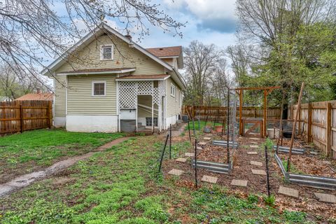 Tiny photo for 606 Indian Road, Davenport, IA 52802 (MLS # 12621436)
