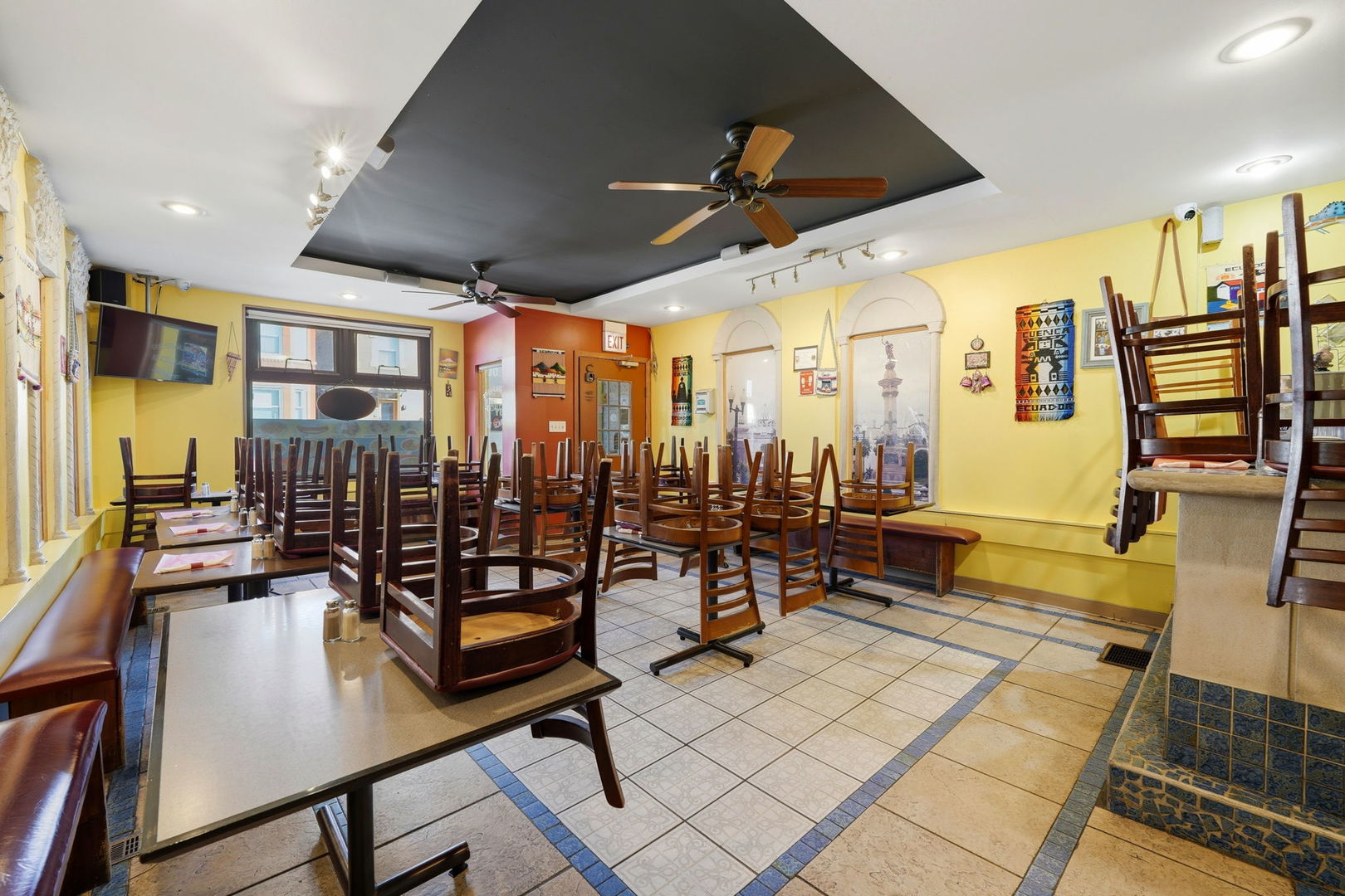 2923 W Diversey Avenue