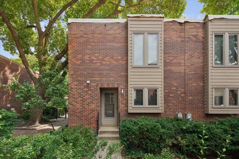 Photo of 1926 N Larrabee Street, Chicago, IL 60614 (MLS # 12760462)
