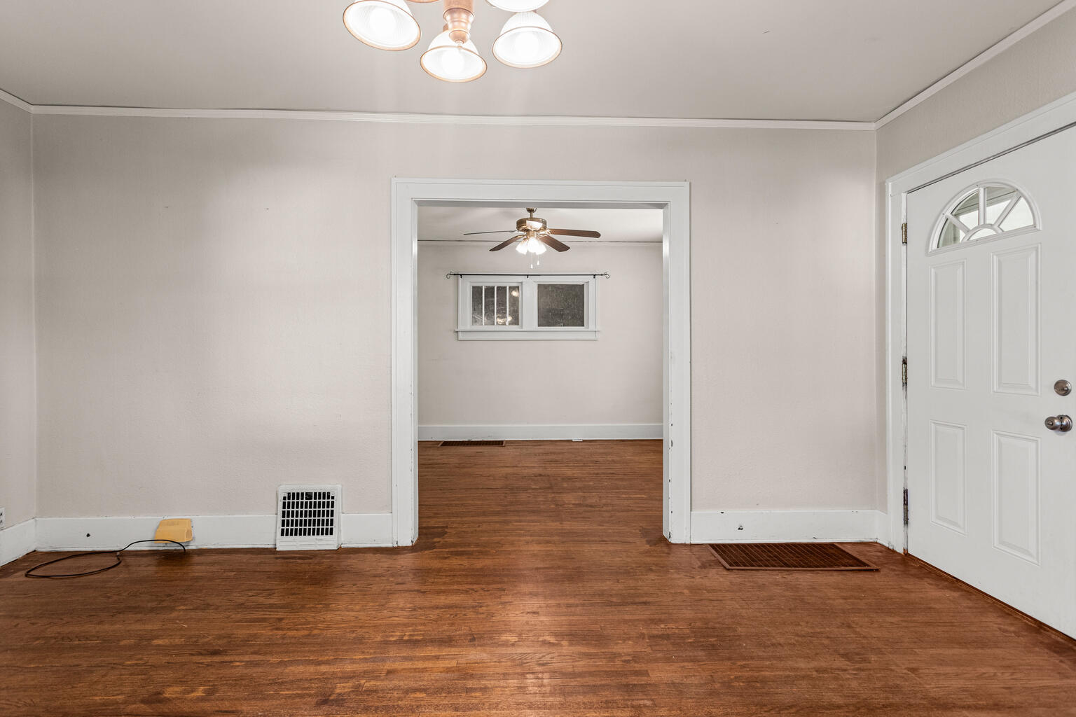 1518 W UNIVERSITY Avenue