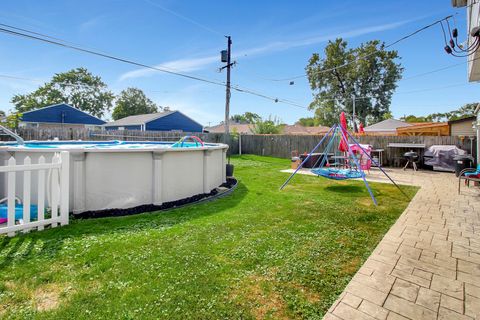 Tiny photo for 8001 S Kilpatrick Avenue, Chicago, IL 60652 (MLS # 12473308)