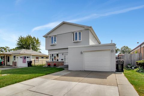 Tiny photo for 8001 S Kilpatrick Avenue, Chicago, IL 60652 (MLS # 12473308)