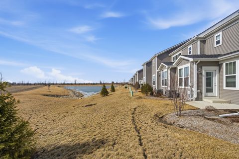 Tiny photo for 2235 Ryegrass Lane #68002, Bolingbrook, IL 60490 (MLS # 12588385)