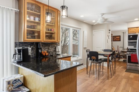 Tiny photo for 454 Stone Place, Wheeling, IL 60090 (MLS # 12563194)