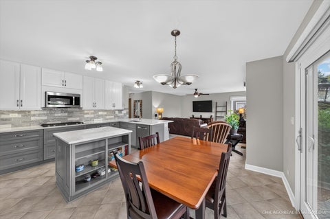 Tiny photo for 1172 Hillcrest Lane, Woodridge, IL 60517 (MLS # 12743124)