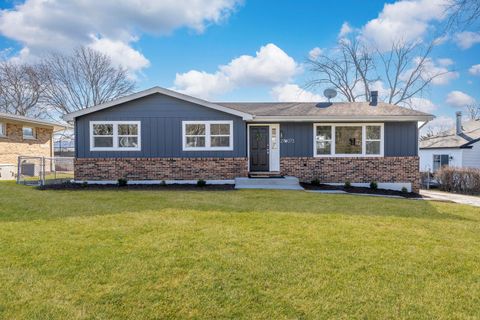 Photo of 27W073 Jewell Road, Winfield, IL 60190 (MLS # 12547210)