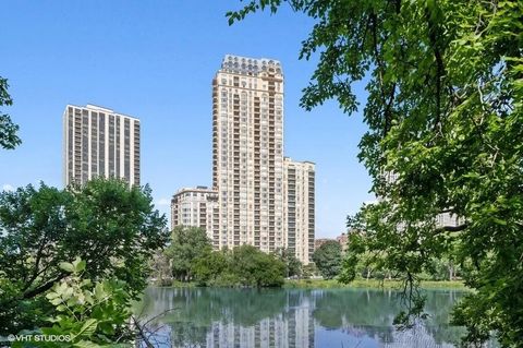 Photo of 2550 N Lakeview Avenue #N2203, Chicago, IL 60614 (MLS # 12619070)