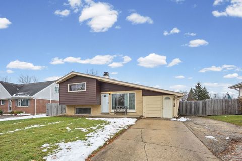 Tiny photo for 1N742 Forest Avenue, Glen Ellyn, IL 60137 (MLS # 12530971)