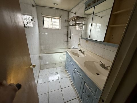 Tiny photo for 1636 W Estes Avenue #108, Chicago, IL 60626 (MLS # 12523429)