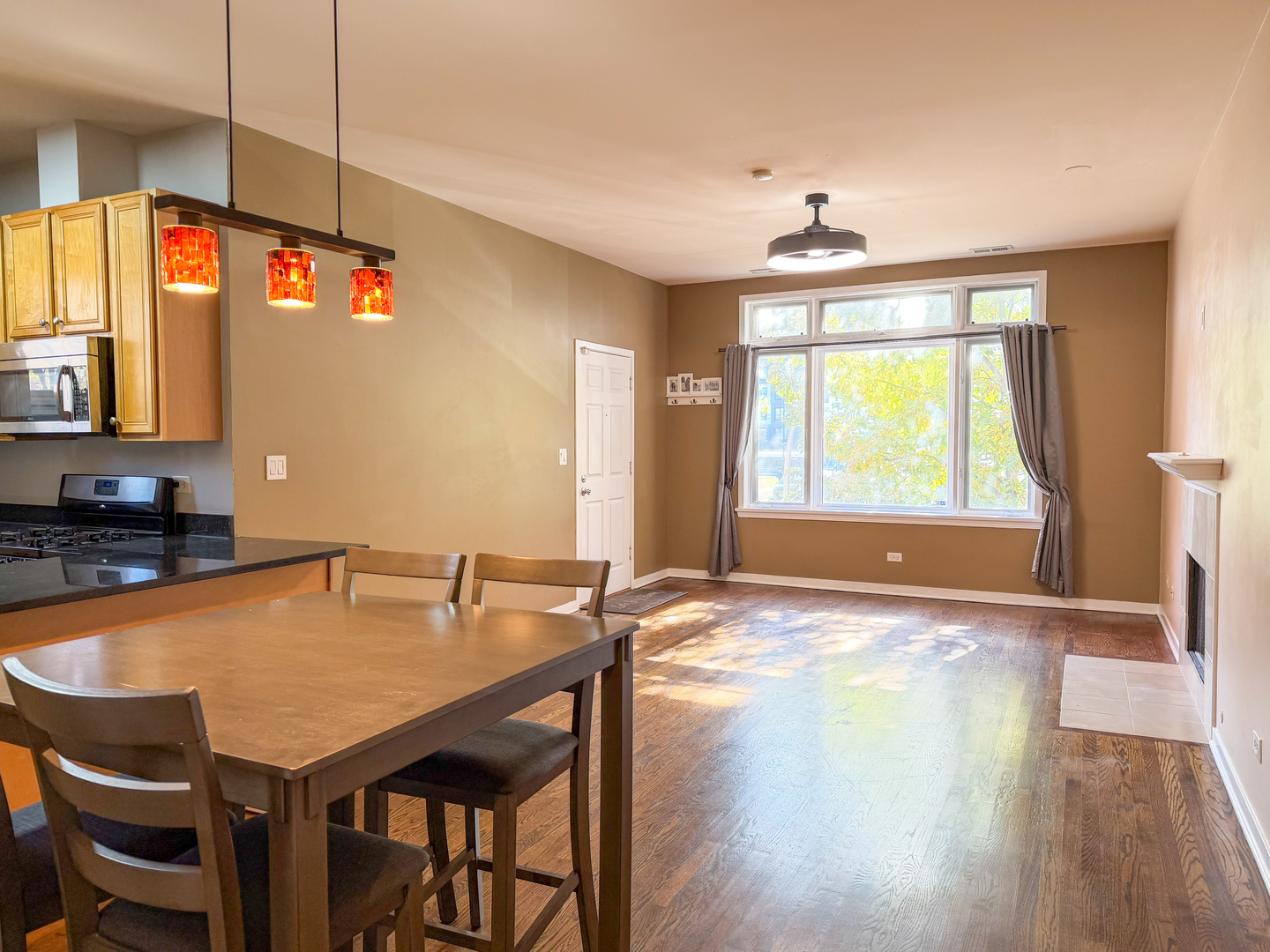 1300 W GRENSHAW Street B