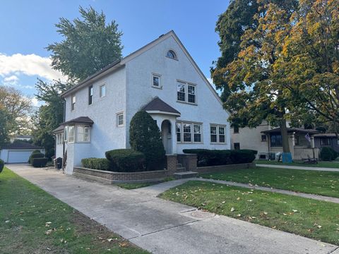 Tiny photo for 231 Lawton Road, Riverside, IL 60546 (MLS # 12395559)