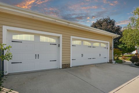 Tiny photo for 3211 Leafy Lane, Bloomington, IL 61704 (MLS # 12496009)