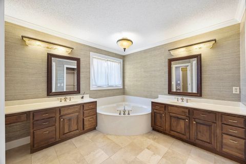 Tiny photo for 3211 Leafy Lane, Bloomington, IL 61704 (MLS # 12496009)