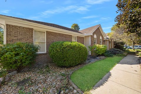 Tiny photo for 3211 Leafy Lane, Bloomington, IL 61704 (MLS # 12496009)