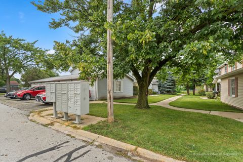 Tiny photo for 8 WILDWOOD Lane #G, Bolingbrook, IL 60440 (MLS # 12364591)