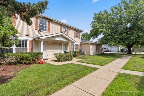 Tiny photo for 8 WILDWOOD Lane #G, Bolingbrook, IL 60440 (MLS # 12364591)
