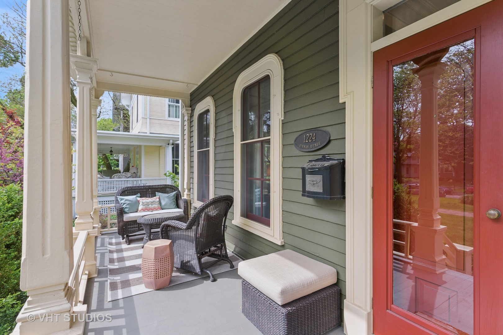1224 Hinman Avenue