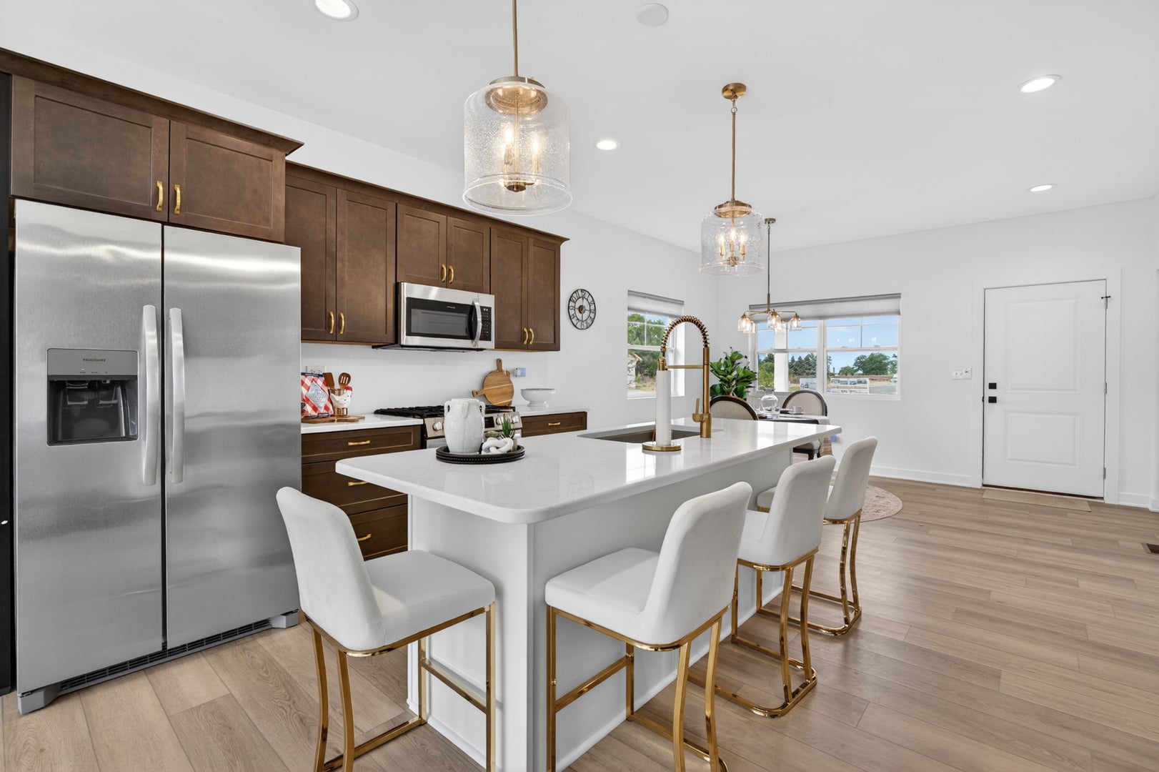 2041 Isabella Lane