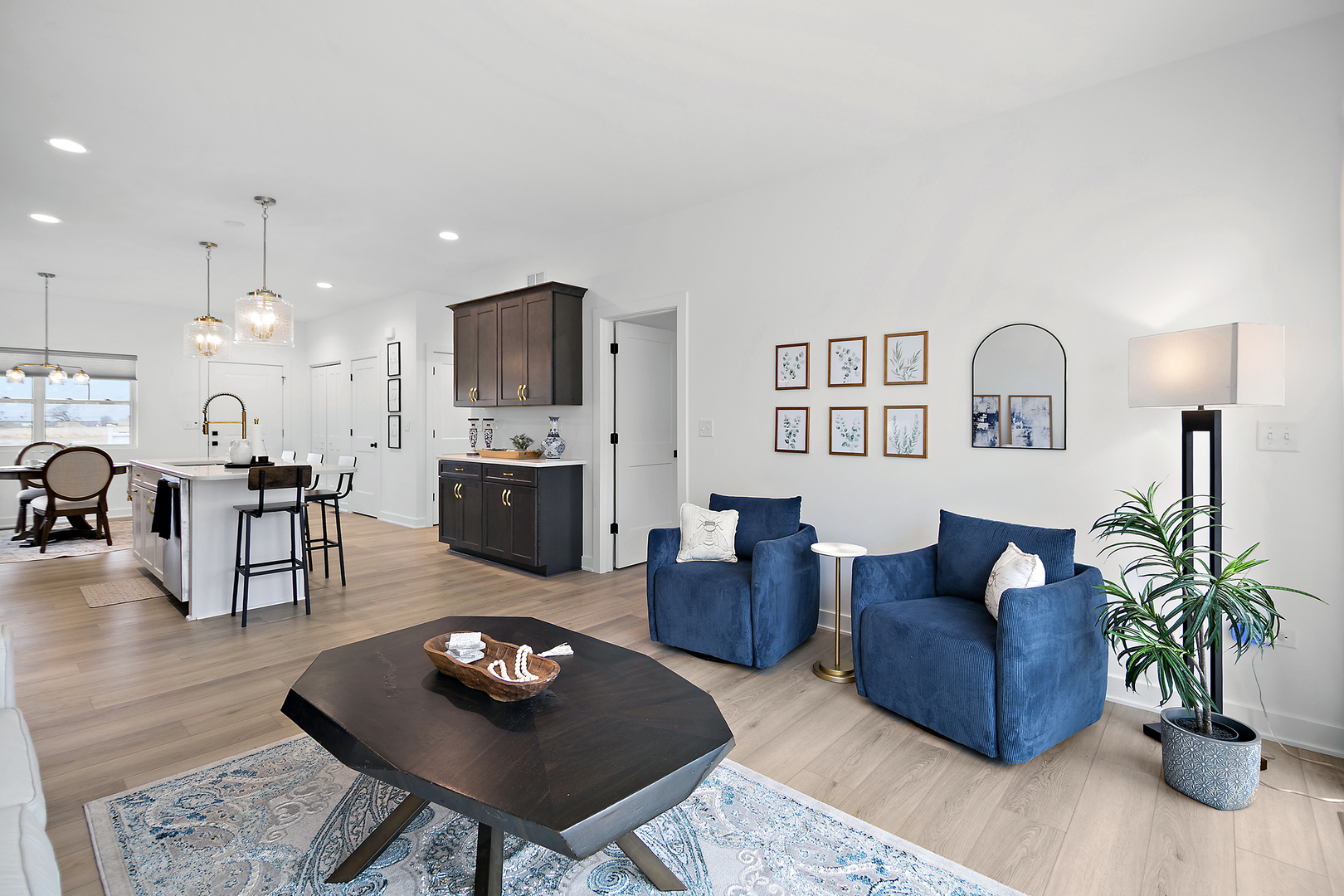 2041 Isabella Lane