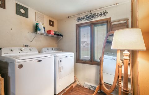 Tiny photo for 6554 W 92nd Street, Oak Lawn, IL 60453 (MLS # 12624182)