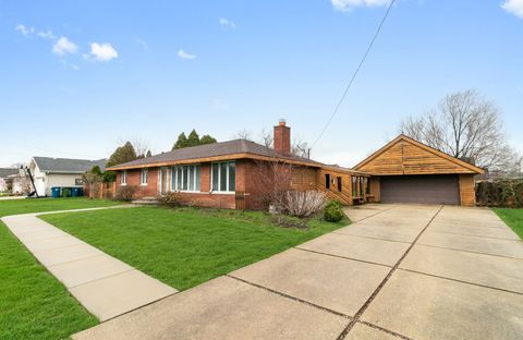 Tiny photo for 6554 W 92nd Street, Oak Lawn, IL 60453 (MLS # 12624182)