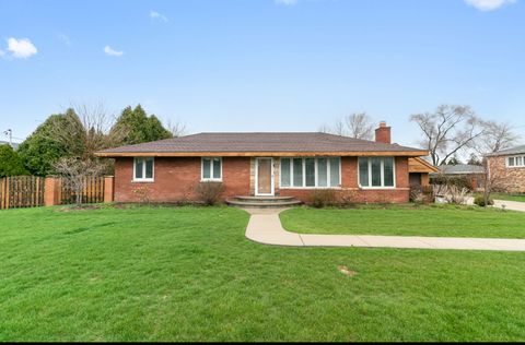 Photo of 6554 W 92nd Street, Oak Lawn, IL 60453 (MLS # 12624182)