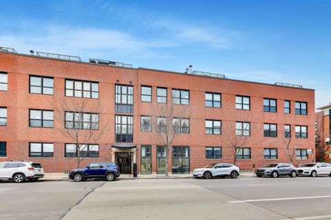 1728 N DAMEN Avenue 310 Chicago IL 60647