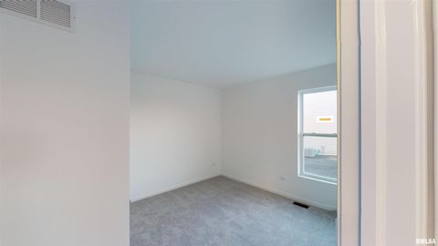 Tiny photo for Lot 9 Faiths Way, Bettendorf, IA 52722 (MLS # QC4269844)