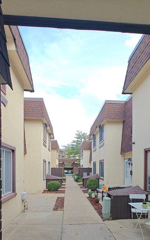 Tiny photo for Oak Lawn, IL 60453 (MLS # 12513704)