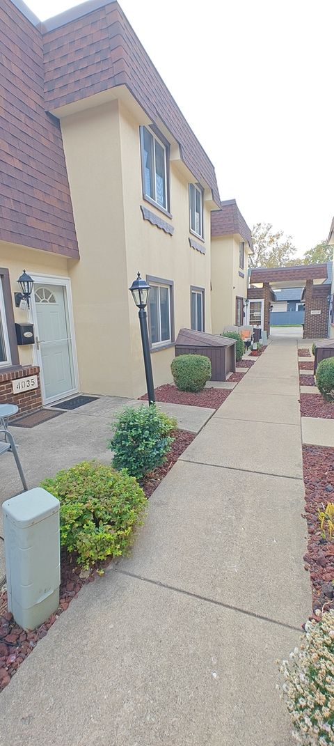 Tiny photo for Oak Lawn, IL 60453 (MLS # 12513704)